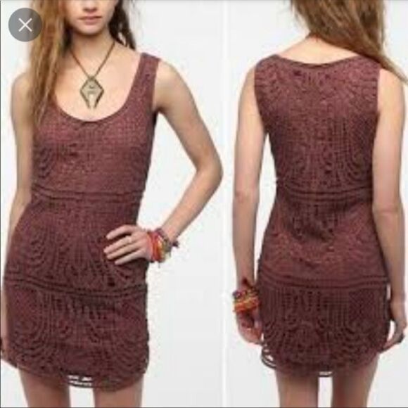 URBAN Outfitters Staring at Stars  Mauve Crochet Lace Shift Mini Dress, size 4. - Picture 1 of 6